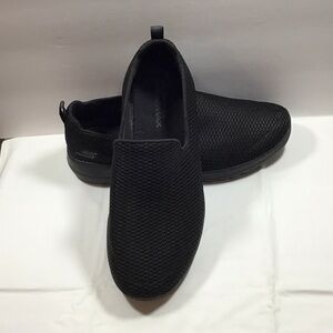 Skechers GOGA Women’s Black Mesh Slip-Ons Size 10 Wide